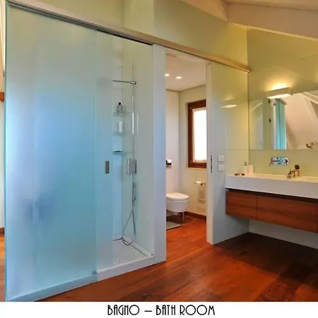 アパート Luxurious Penthouse With Large Sea View Terraces アラッシオ