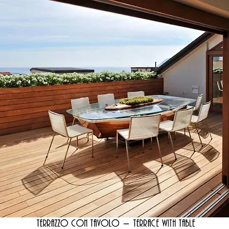 Appartamento Luxurious Penthouse With Large Sea View Terraces