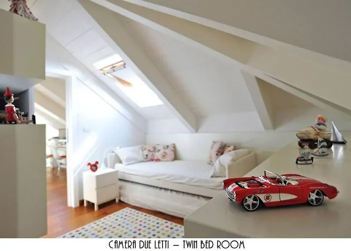 Luxurious Penthouse With Large Sea View Terraces דירה *