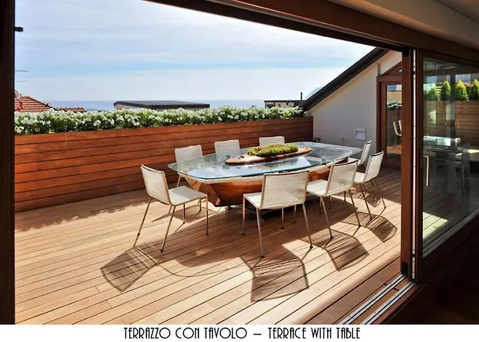 Lejlighed Luxurious Penthouse With Large Sea View Terraces